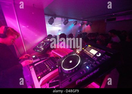 Nachtclub rave Lager Party Club Acid-house Stockfoto