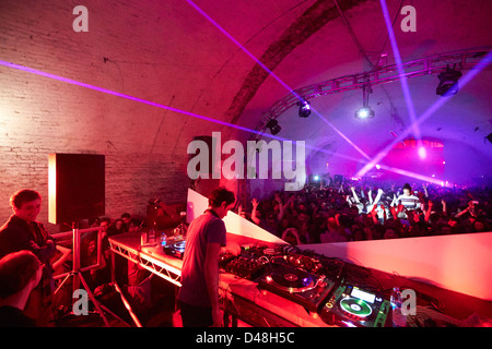 Nachtclub rave Lager Party Club Acid-house Stockfoto