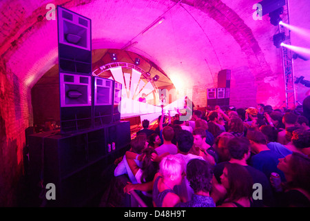 Nachtclub rave Lager Party Club Acid-house Stockfoto