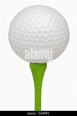Golfball auf Tee, isoliert auf weiss, enthält Beschneidungspfad Stockfoto