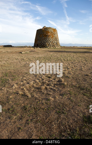 Nuraghe Santa Sabina, eine einfache Bronzezeit Turm, Sardinien, Italien Stockfoto