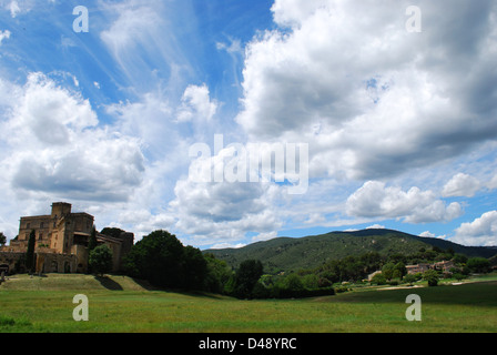 Alte Burg in Lourmarin Dorf, Departement Vaucluse, Provence, Frankreich Stockfoto