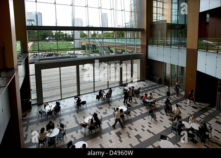 Galleria Einkaufszentrum Atrium in Tokyo Midtown einkaufen, Hotel- und Wohnkomplex in Roppongi, Tokyo, Japan Stockfoto