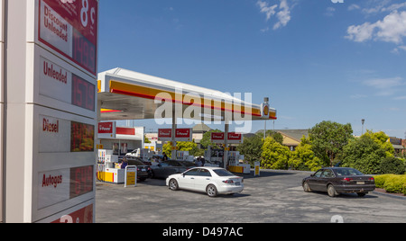 Coles Marke Shell-Tankstelle in Sunbury, Victoria, Australien Stockfoto