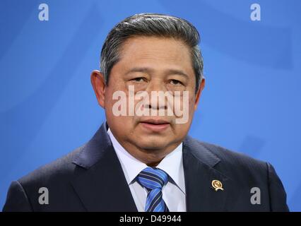 Indonesischen Präsidenten Susilo Bambang Yudhoyono beteiligt sich an einer Pressekonferenz während seines Besuchs in Berlin, Deutschland, 5. März 2013. Foto: Stephanie Pilick Stockfoto