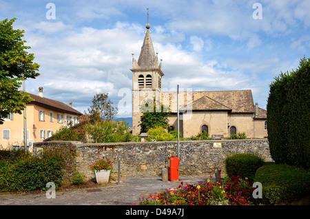 Kirche in Nernier, Gemeinde im Département Haute-Savoie in der Region Rhône-Alpes im Südosten Frankreichs. Stockfoto