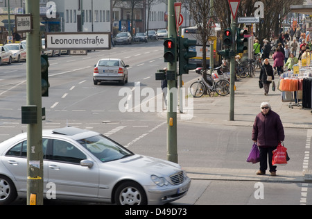 Berlin, Deutschland, Kreuzung Leonor Straße / Kaiser Wilhelm Straße Stockfoto