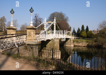 Hereford, die Victoria-Hängebrücke über den Fluss Wye. Stockfoto