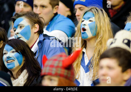 Edinburgh, Schottland. 9. März 2013. Schottische Fans versuchen, ermutigen es team, Schottland V Wales, RBS 6 Nations Championship, Murrayfield Stadium 03.09.13 (c) Colin Lunn / Alamy Live News Stockfoto