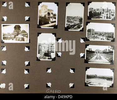 Dieses ganzseitige Bild aus der Kairoer Wüste, aufgenommen von Edwin Newman, zeigt die weiten und trockenen Landschaften Ägyptens und des Irak. Das Foto zeigt das Gelände des Nahen Ostens während des 20. Jahrhunderts, aufgenommen als Teil der RAF-Operationen. Stockfoto