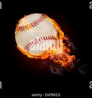 Fliegende Baseball Ball auf Feuer - fliegen Stockfoto