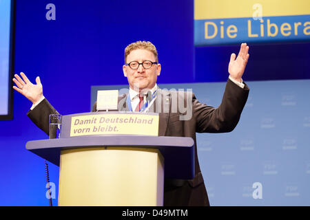 Berlin, Deutschland. 9. März 2013. 64. Parteitag der deutschen liberalen freien demokratischen Partei (FDP) am Wochenende von 9-10 statt findet März 2013 im Estrel Convention Center Berlin. Während des Konvents wählen die Liberalen ihre neuen Führer. Dem FDP-Parteitag, ursprünglich geplant für Mai, hatte von zwei Monaten vorangetrieben worden.  Am Bild: Gregor Beyer (FDP), Vorsitzender der FDP Brandenburg, Stockfoto