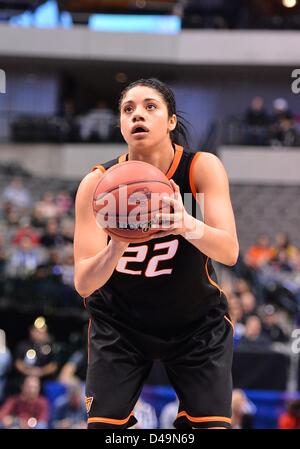 9. März 2013 - bewachen Dallas, TX, Vereinigte Staaten von Amerika - März 09, 2013..Oklahoma Zustand Brittney Martin #22 während BIG 12 Frauen Basketball-Meisterschaft Spiel im American Airlines Center in Dallas, TX. Oklahoma State besiegen Texas Tech 59-54. Stockfoto