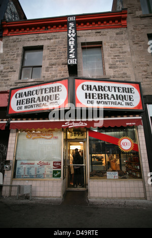 Lokaler Grenzstein Schwartz Deli befindet sich am Boulevard Saint-Laurent, Montreal, Quebec. Die kanadische Presse Bilder/Lee Brown Stockfoto