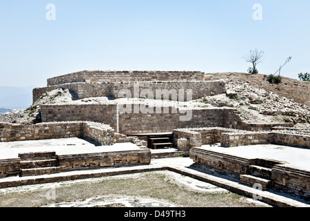 Haus der Altäre anliegt Westseite Funerary Hügel auf Mitte Level Plaza B restaurierten kürzlich eröffneten Pre Columbian Atzompa Ruinen Stockfoto