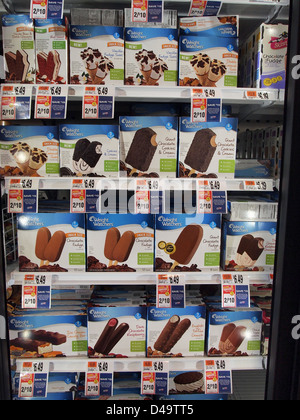 Weight Watchers Diät Eis auf den Verkauf in einem Supermarkt, New York, USA, 9. März 2013, © Katharine Andriotis Stockfoto