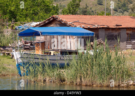 Dalyan Fluss vor die Felsengräber von Kaunos oder Kaunos in der Nähe von Marmaris, Türkische Ägäis, Türkei, Asien Stockfoto