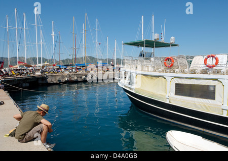 Segelschiffe im Hafen von Marmaris, Provinz Muğla, Türkei Stockfoto