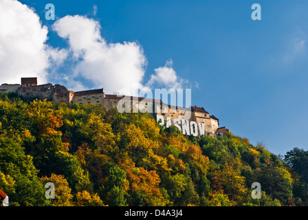 Wahrzeichen der Stadt Rosenau, die mittelalterliche Festung von Rosenau Stockfoto