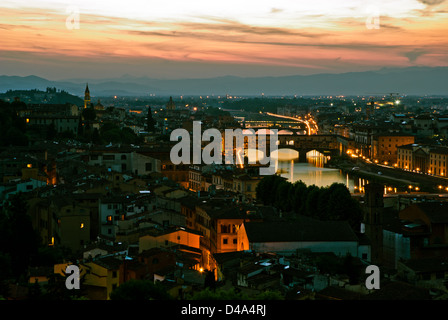 Nacht-Blick über Florenz in Italien Stockfoto