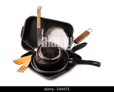 Haufen von Küche Backformen mit Pfannen und Topf Stockfoto