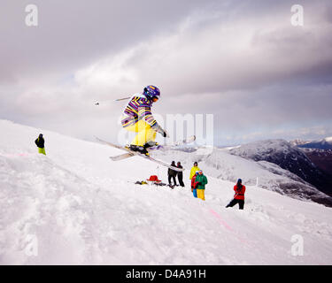 Glencoe, UK. 10. März 2013 statt Konkurrenten während der "Highlander-Serie' Glencoe Mountain Resort. Dies ist Teil der Schneesport Schottlands Veranstaltungsreihe, die rund um die verschiedenen Skigebiete in Schottland reisen. Bildnachweis: Kenny Ferguson/Alamy Live-Nachrichten Stockfoto