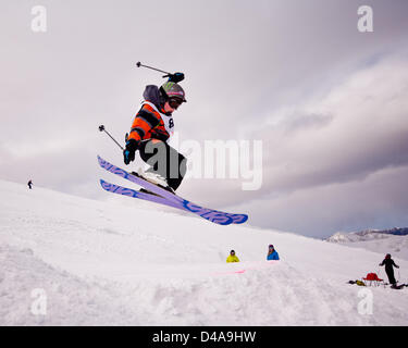 Glencoe, UK. 10. März 2013 statt Konkurrenten während der "Highlander-Serie' Glencoe Mountain Resort. Dies ist Teil der Schneesport Schottlands Veranstaltungsreihe, die rund um die verschiedenen Skigebiete in Schottland reisen. Bildnachweis: Kenny Ferguson/Alamy Live-Nachrichten Stockfoto