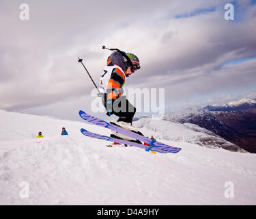 Glencoe, UK. 10. März 2013 statt Konkurrenten während der "Highlander-Serie' Glencoe Mountain Resort. Dies ist Teil der Schneesport Schottlands Veranstaltungsreihe, die rund um die verschiedenen Skigebiete in Schottland reisen. Bildnachweis: Kenny Ferguson/Alamy Live-Nachrichten Stockfoto