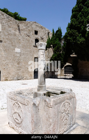 Griechenland. Die byzantinischen Springbrunnen am Argyrokastro-Platz. Stockfoto