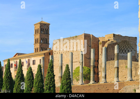 Röm Kirche Santi Giovanni e Paolo - Rom Kirche Santi Giovanni e Paolo 01 Stockfoto