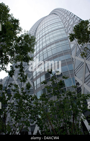 50-stöckigen Wolkenkratzer Mode Gakuen Cocoon Tower Bildungseinrichtung in West Shunjuku, Tokyo, Japan. Stockfoto