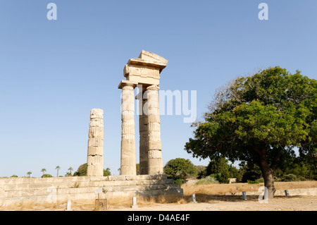 Rhodos. Griechenland. Die übrigen Spalten des 3. Jahrhundert v. Chr. Tempel des Pythischen Apollo auf Monte Smith, einem Hügel westlich von Rhodos-Stadt. Stockfoto