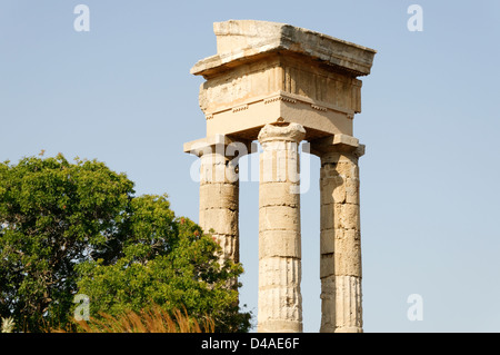 Rhodos. Griechenland. Die übrigen Spalten des 3. Jahrhundert v. Chr. Tempel des Pythischen Apollo auf Monte Smith, einem Hügel westlich von Rhodos-Stadt. Stockfoto