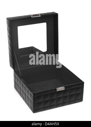 Ein Schmuckkästchen, vor einem weißen Hintergrund isoliert Stockfoto