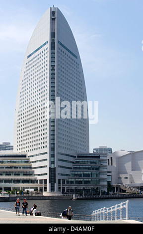 Segelförmige Yokohama Grand Inter-Continental Hotel in der MM21 Waterfront Komplex, Yokohama, Japan. Stockfoto