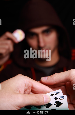 Ein Bild von einem sehr glücklichen Spieler von poker Stockfoto