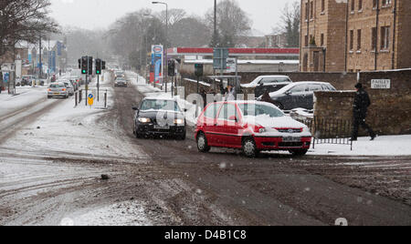 Edinburgh, Schottland. 11. März 2013. Willowbrae Bereich im schottischen Edinburgh leidet seine erste Störung der Schnee des Winters, Stockfoto