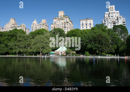 KONSERVATORIUM WASSER MODELL BOOT TEICH CENTRAL PARK EAST MANHATTAN NEW YORK CITY USA Stockfoto