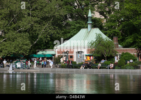 KONSERVATORIUM WASSER MODELL BOOT TEICH CENTRAL PARK EAST MANHATTAN NEW YORK CITY USA Stockfoto