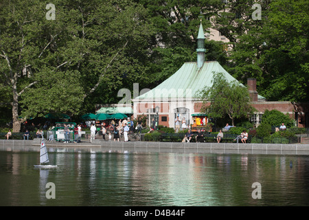 KONSERVATORIUM WASSER MODELL BOOT TEICH CENTRAL PARK EAST MANHATTAN NEW YORK CITY USA Stockfoto