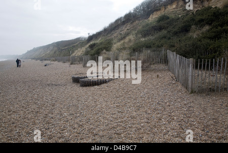 Weiche engineering Küstenschutz in Dunwich, Suffolk, England Stockfoto