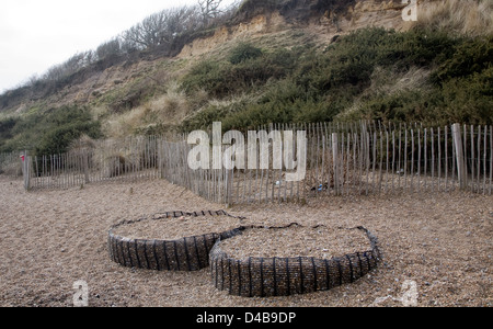 Weiche engineering Küstenschutz in Dunwich, Suffolk, England Stockfoto
