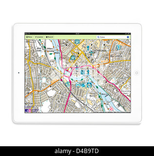 Verwendung der OS MapFinder app auf eine 4. Generation Apple iPad Tablet-computer Stockfoto