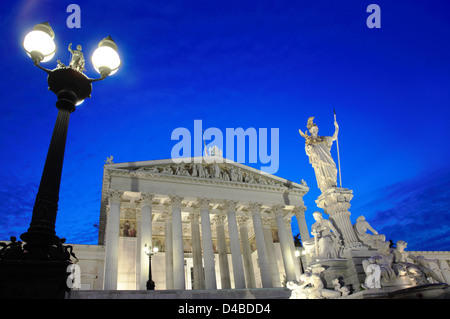 Österreich, Wien, dem Parlamentsgebäude, Pallas Athena Fountain Stockfoto