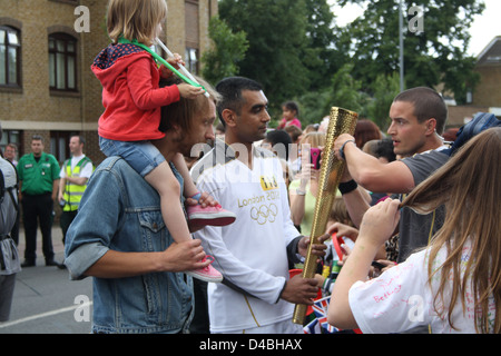 Fackellauf in Faversham, Kent. Stockfoto