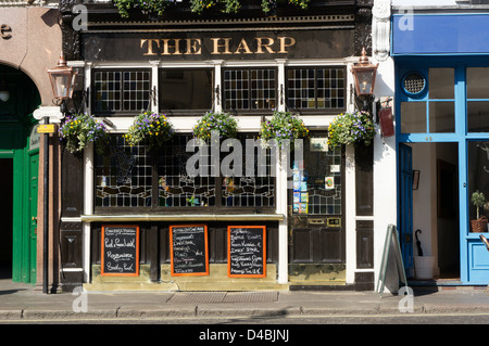 Die Harfe Gastwirtschaft Chandos Street, central London. Stockfoto