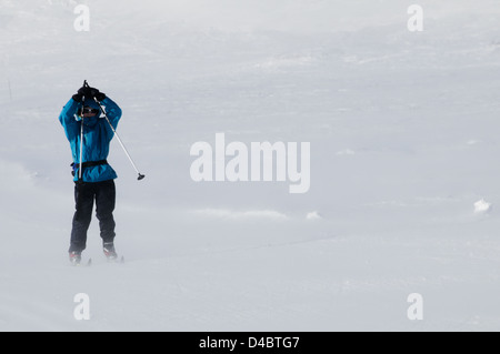 Langlaufen am Hardagervidden, Ustaoset, bei windigem Wetter Stockfoto