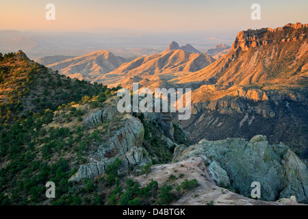 Zerklüftete Landschaft aus Lost Mine Trail, Chisos Mountains, Big Bend Nationalpark, Texas USA Stockfoto