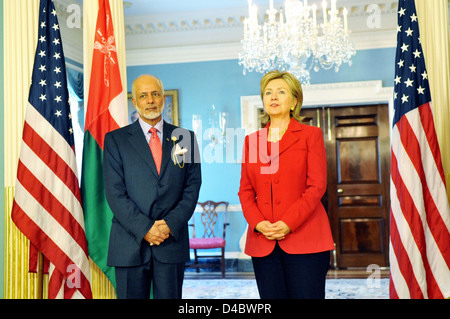 Außenministerin Clinton trifft omanischen Minister für auswärtige Angelegenheiten Stockfoto