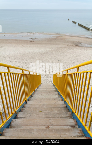 Rewahl, Polen, einen Flug der Treppe am Strand Rewahl Stockfoto